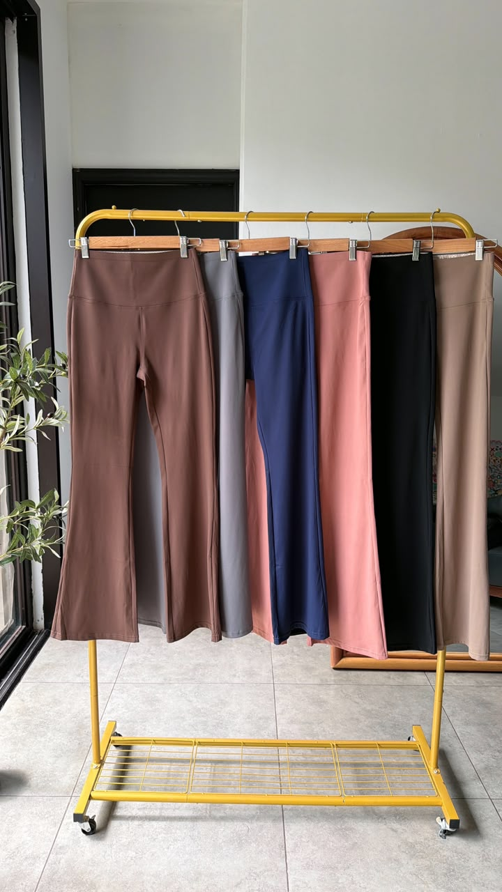 Pantalon flare strech ajuste en cintura & realce gluteos - 4975