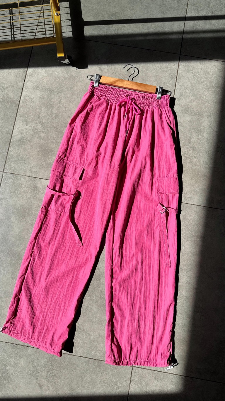 Pantalon cargo rosa fucsia con tiras laterales - 5142RF