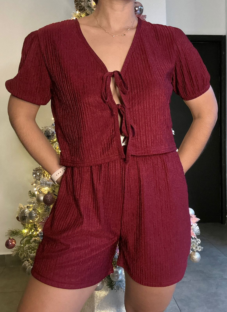 Set burdeos camisa con lazos frontales & short - 5386BU
