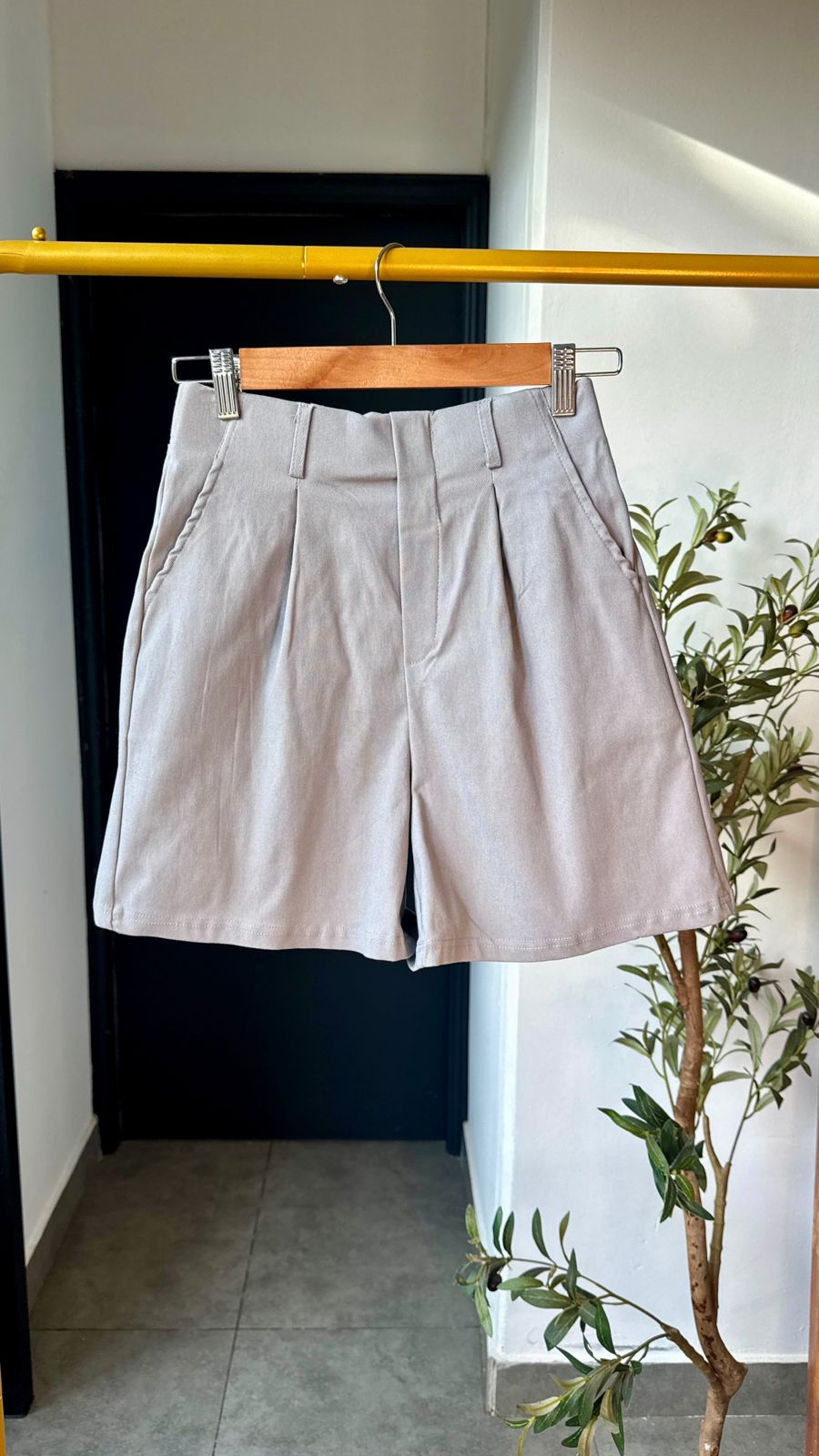 Short gris de vestir pinzas frontales - 5742GR