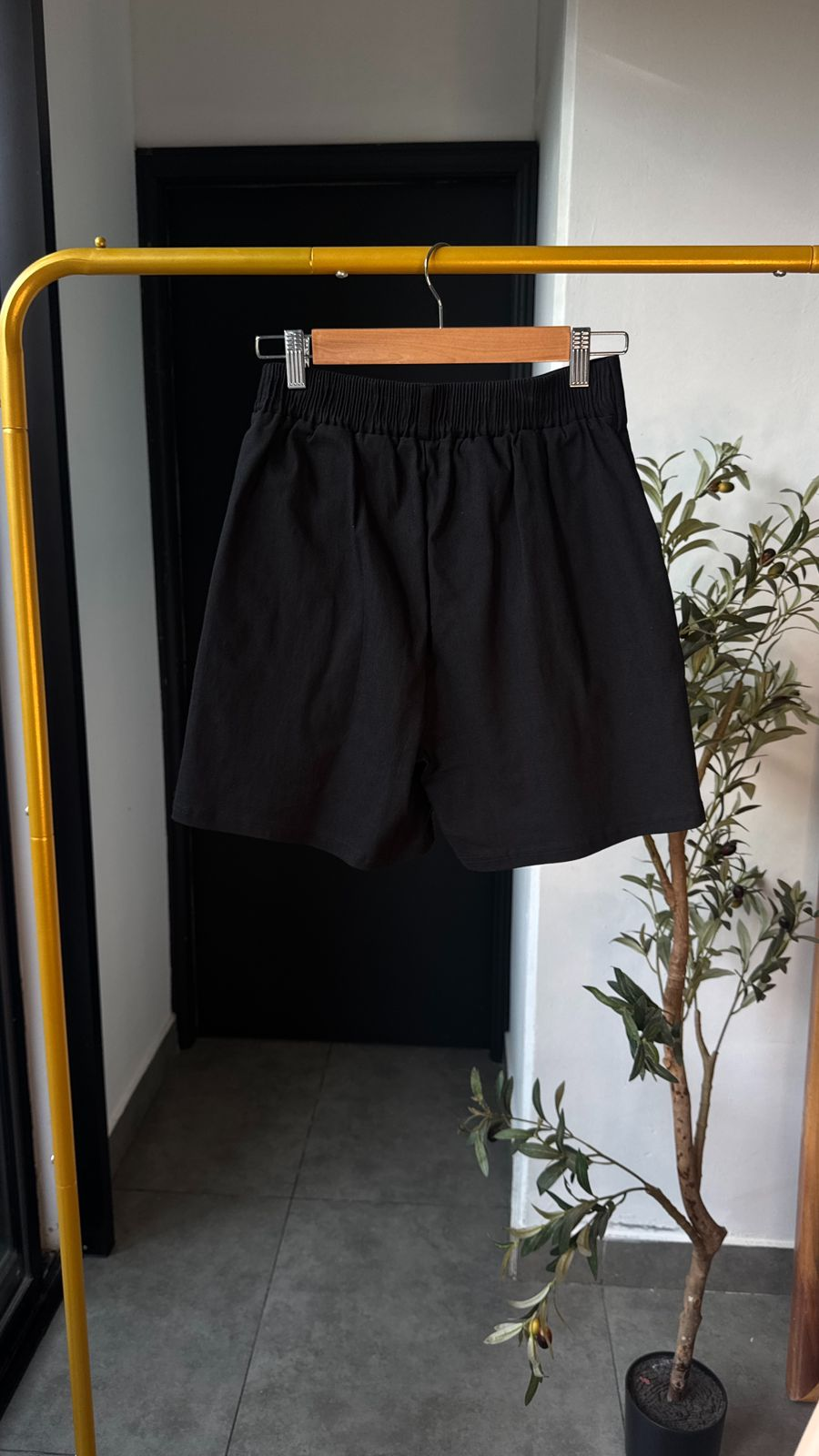 Short negro de vestir pinzas frontales - 5742NE