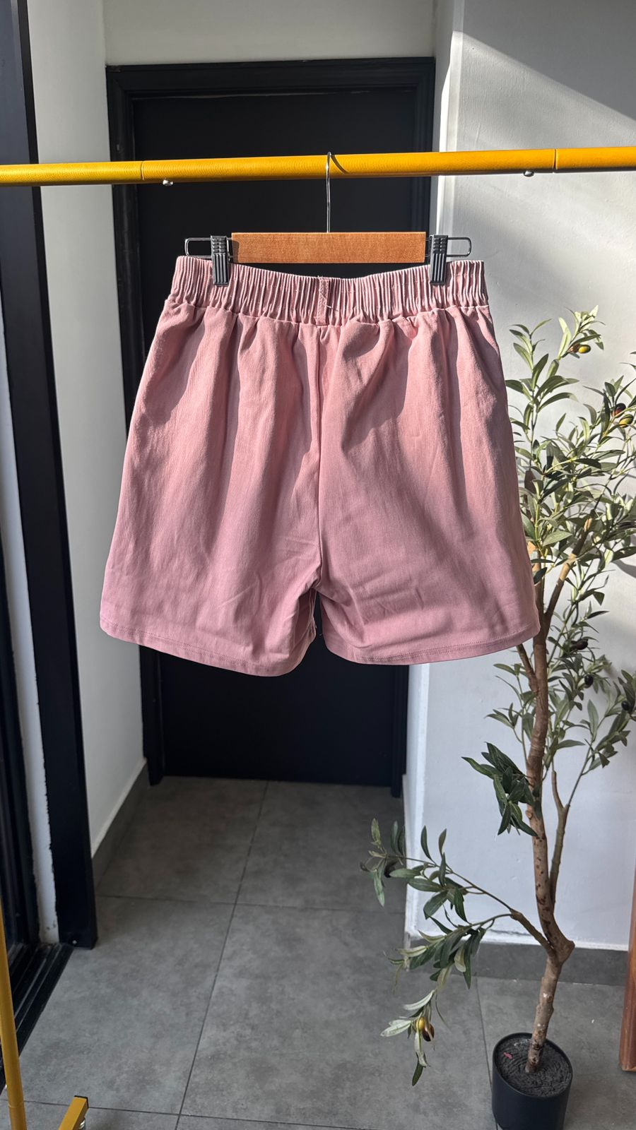 Short rosa de vestir pinzas frontales - 5742RO