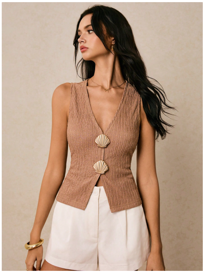 Crop Top Caqui Cuello V con Conchas Doradas – Boho Elegante - 5759