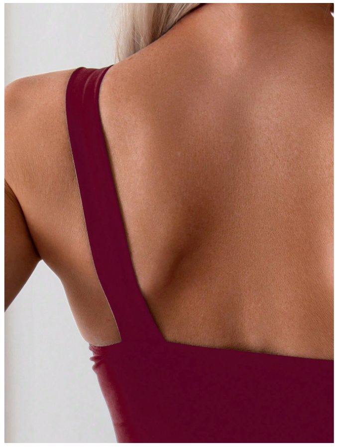 Traje de baño burdeos una pieza un hombro con detalle dorado - 5793