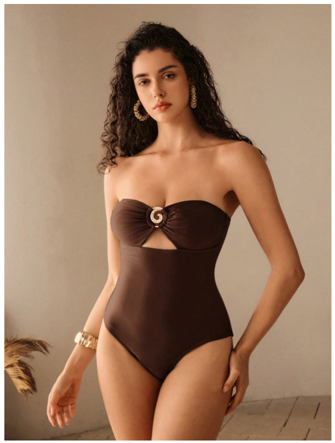 Traje de baño una pieza marrón detalle dorado en pecho - 5814