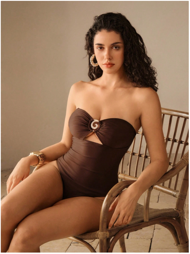 Traje de baño una pieza marrón detalle dorado en pecho - 5814