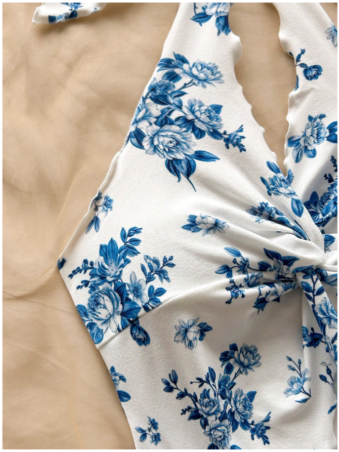 Crop top blanco estampado flores azules cuello halter - 5839