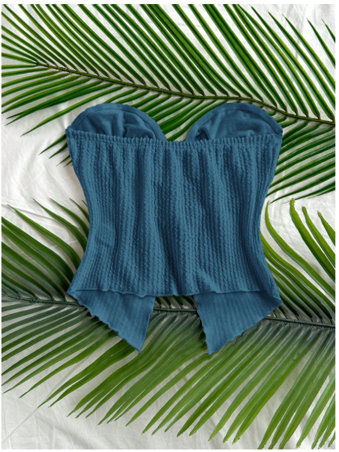 Crop top azul sin mangas detalle dorado en centro - 5842