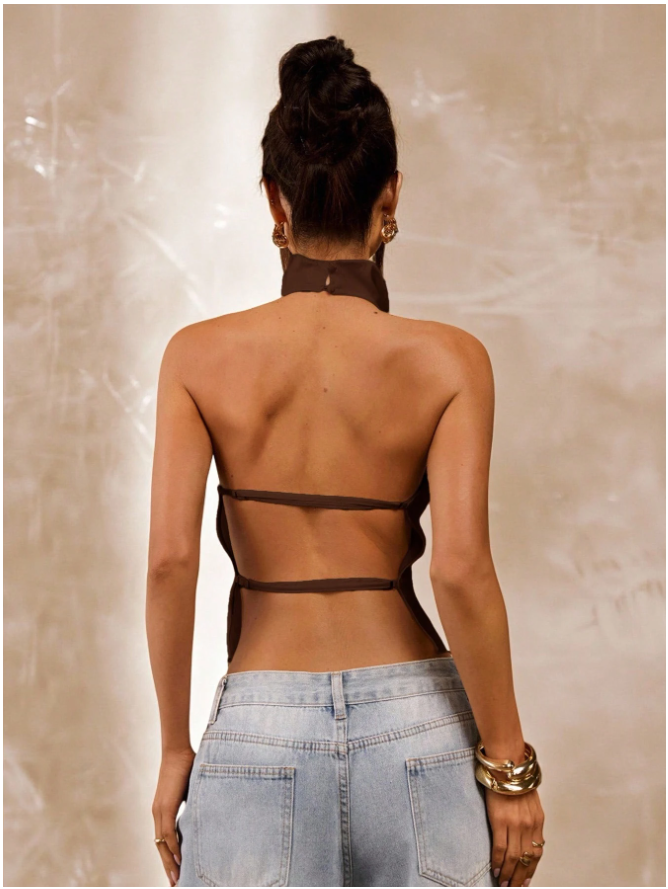 Crop top marrón cuello alto espalda descubierta - 5849