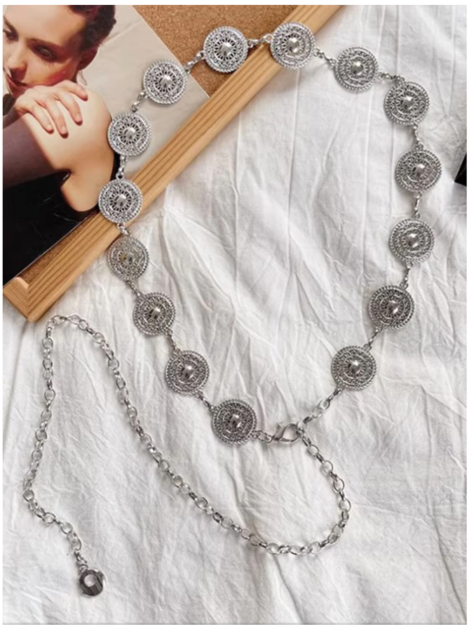 Cinturon plateado detalles circulares - 5851