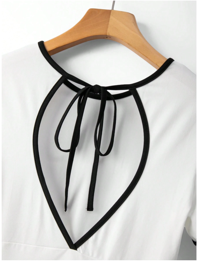 Camisa blanca bordes negros cuello redondo espalda descubierta - 5966
