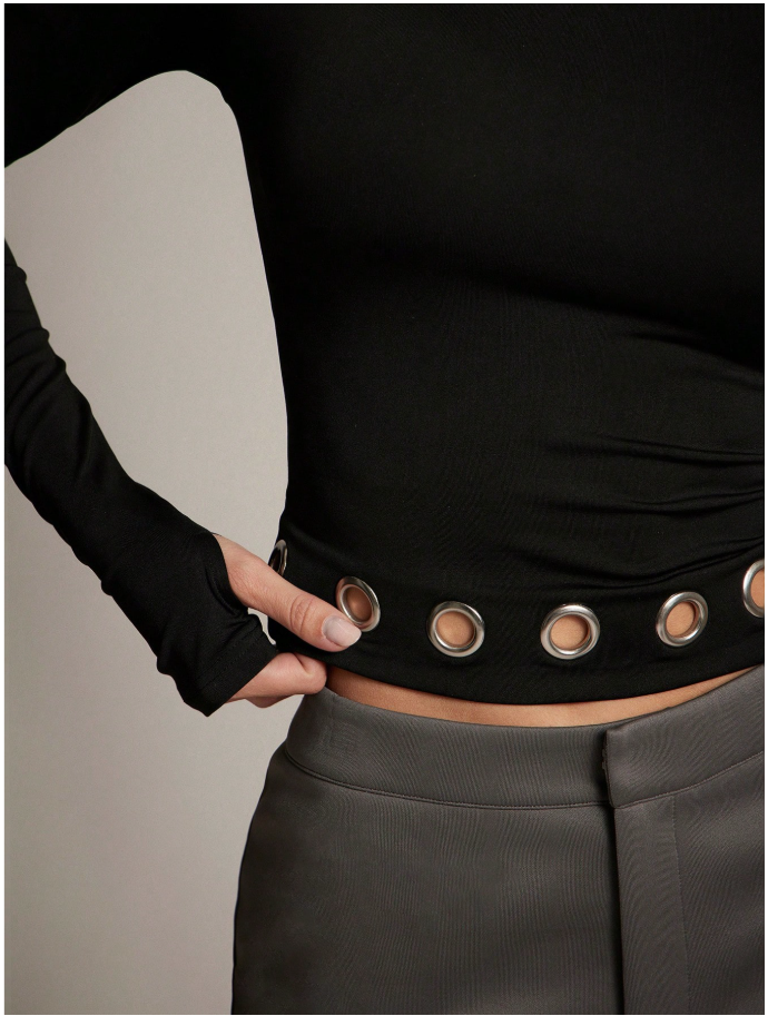 Crop top negro manga larga diseño de perforaciones metálicas - 5976