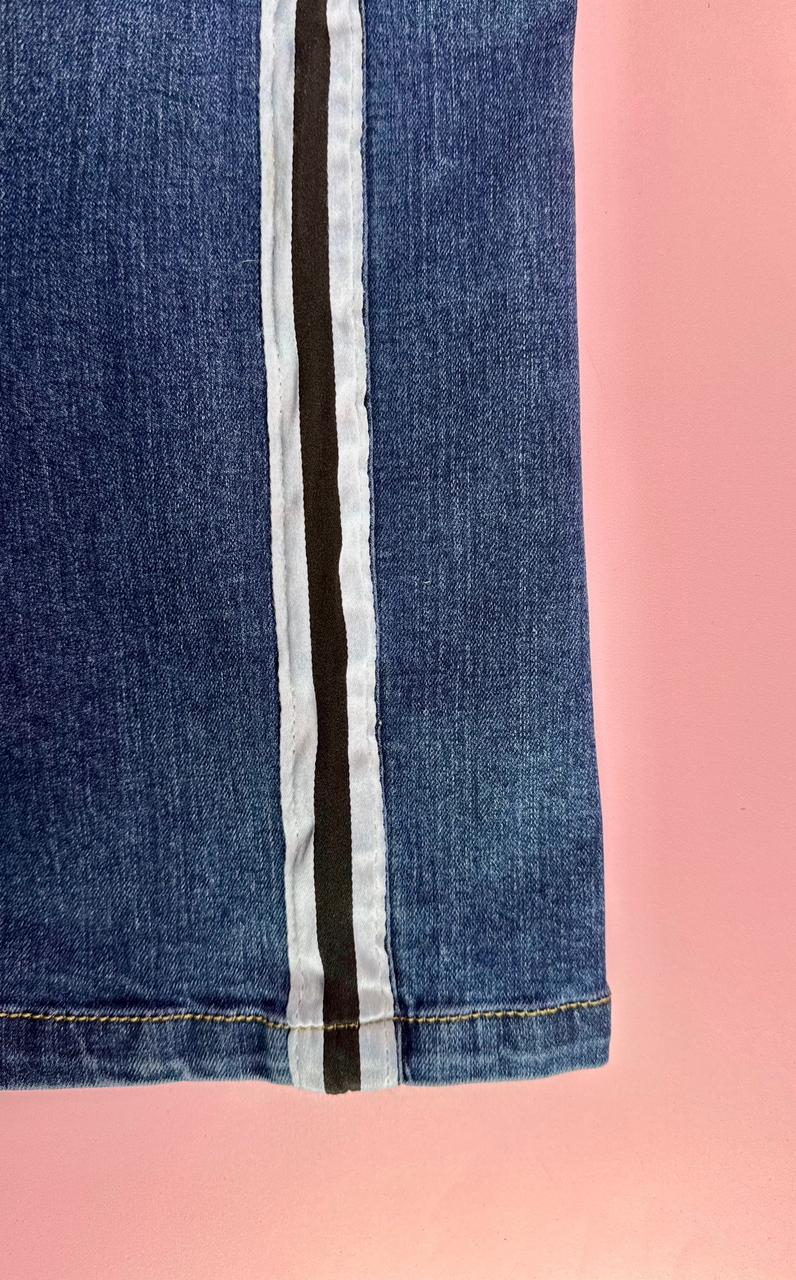 Pantalon pierna ancha azul oscuro con líneas laterales blanco y negro Surprise jeans - 5997