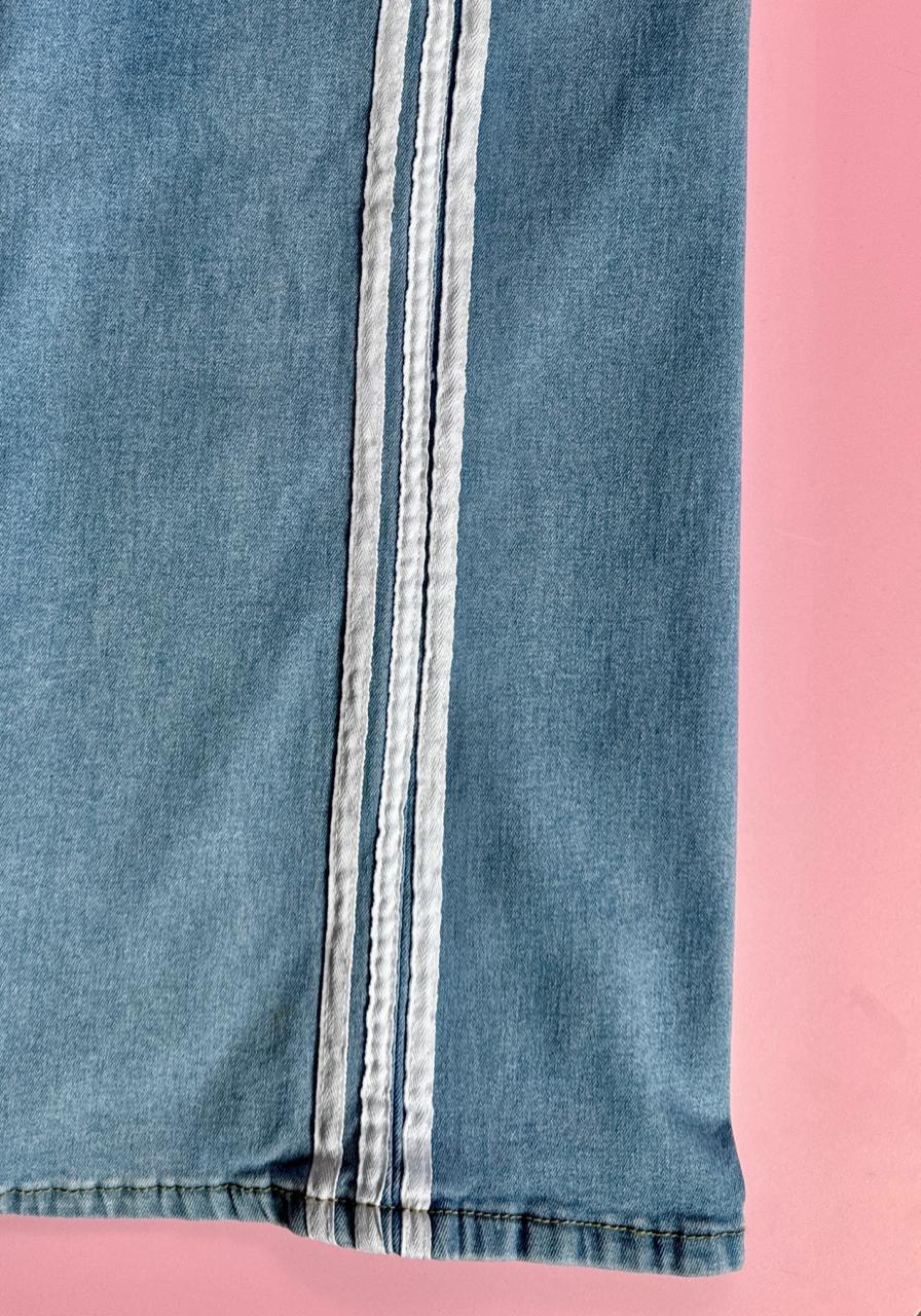 Pantalon pierna ancha azul con líneas laterales color blanco Surprise jeans - 5998