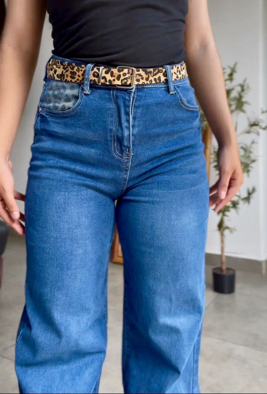 Pantalon pierna ancha con estampado animal print en bolsa + faja Surprise Jeans - 5999