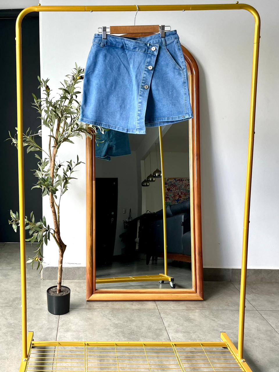 Skort jeans estilo cruzada con botones frontales - 6000