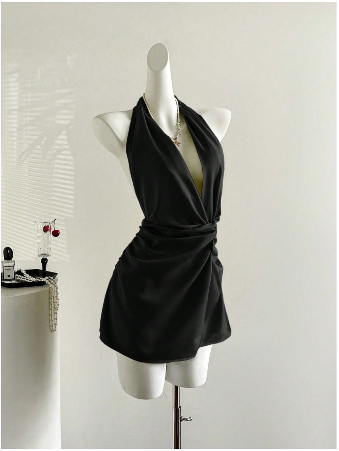 Vestido negro halter con detalle dorado en cintura - 6015