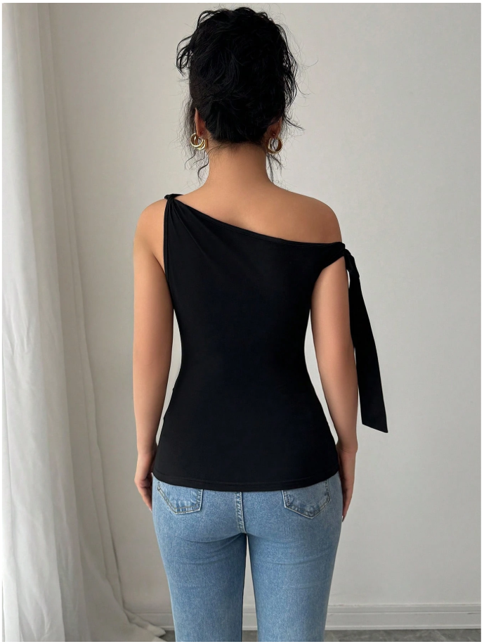 Camisa negra cuello asimétrico con lazo - 6020