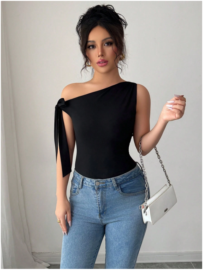 Camisa negra cuello asimétrico con lazo - 6020