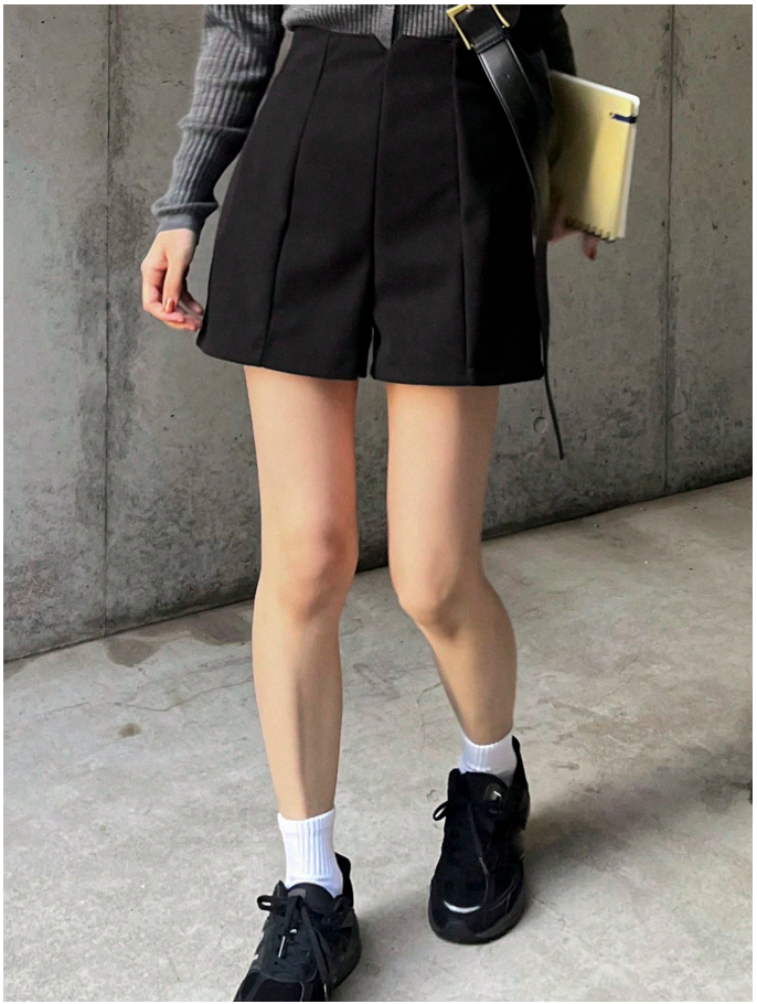 Short negro con plisados - 6027