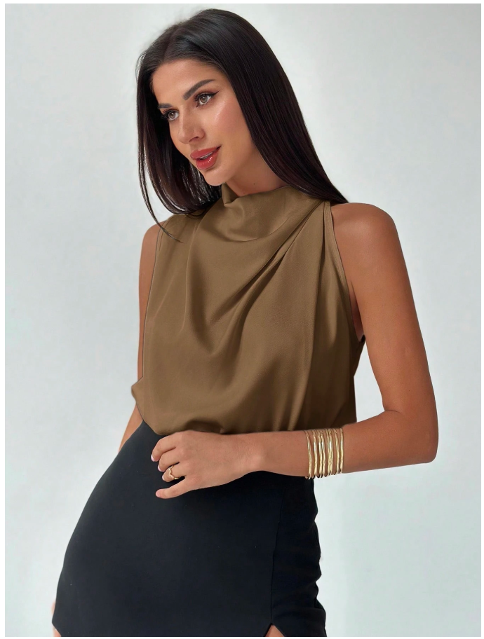 Camisa marrón plisada cuello alto sin mangas - 6047