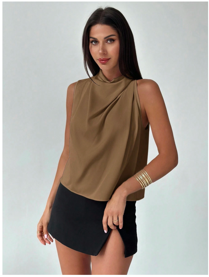 Camisa marrón plisada cuello alto sin mangas - 6047