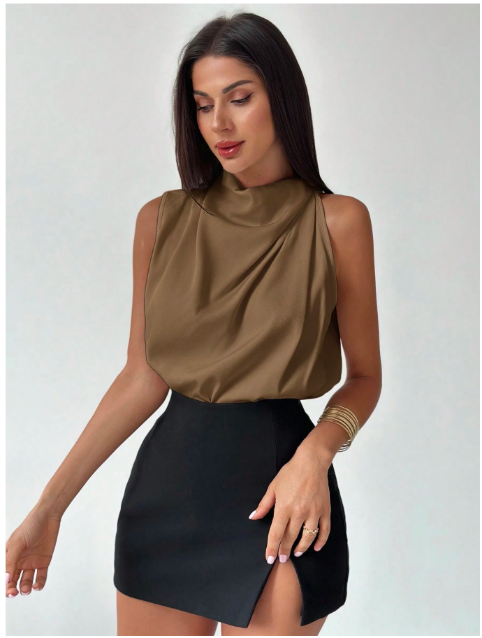 Camisa marrón plisada cuello alto sin mangas - 6047