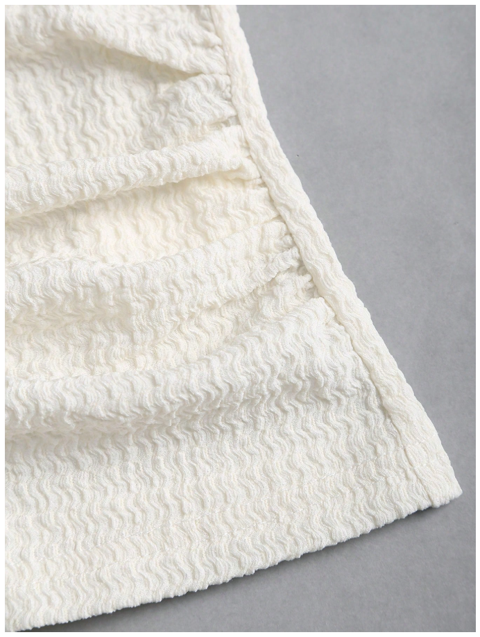 Crop top blanco un hombro detalle flor dorada metálica - 6055