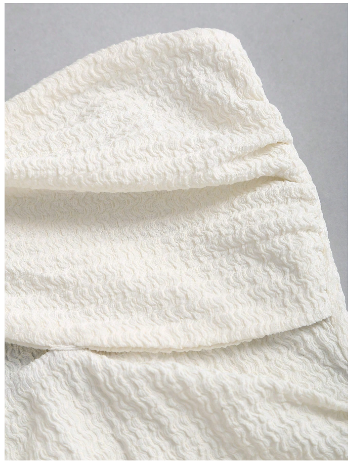 Crop top blanco un hombro detalle flor dorada metálica - 6055