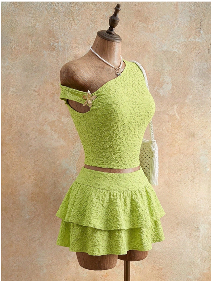Crop top verde tejido en relieve un hombro detalle dorado - 6058