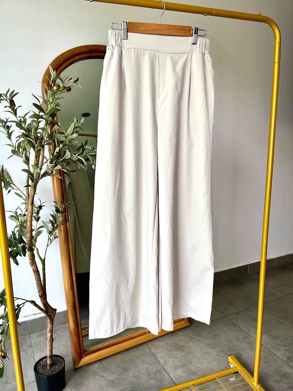 Pantalon pierna ancha de vestir pinzas frontales - 6078