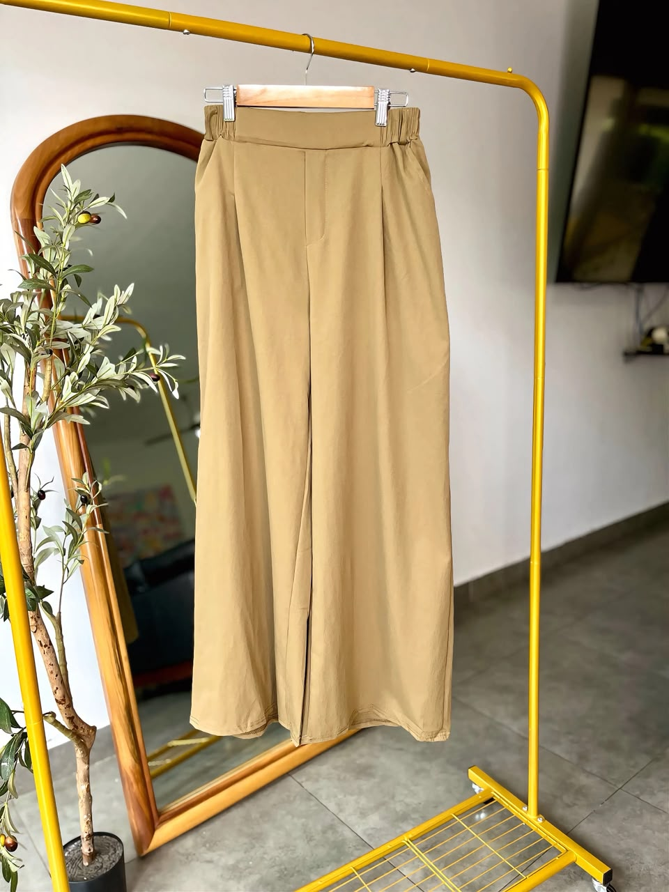 Pantalon pierna ancha de vestir pinzas frontales - 6078