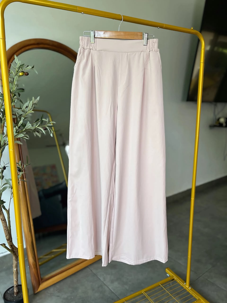Pantalon pierna ancha de vestir pinzas frontales - 6078