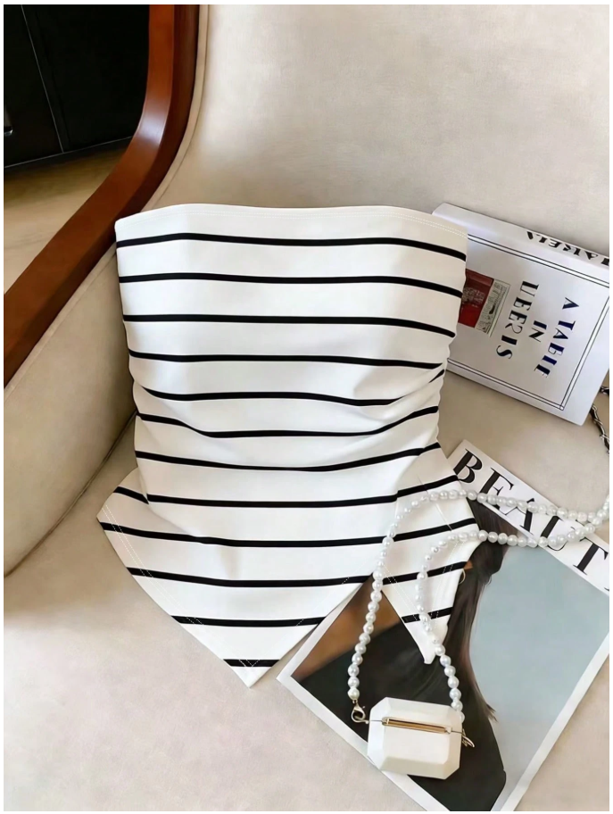 Crop top blanco a rayas sin tirantes bajo asimétrico - 6124