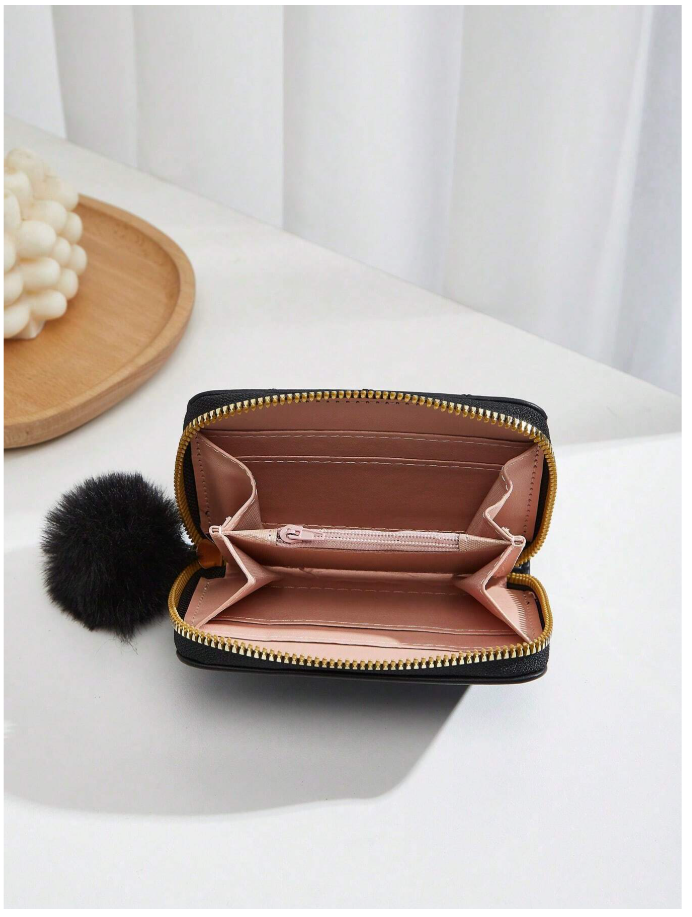 Billetera mini negra de zipper con pompom - 6136