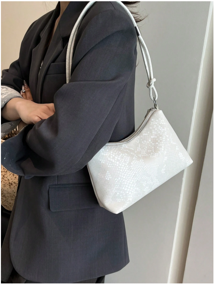 Cartera blanca con textura de piel - 6163