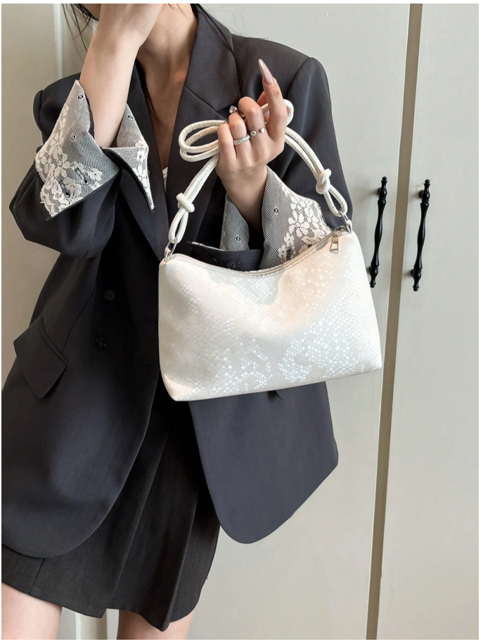 Cartera blanca con textura de piel - 6163