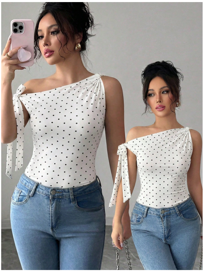 Camisa blanca lunares negros un hombro con lazo - 6166