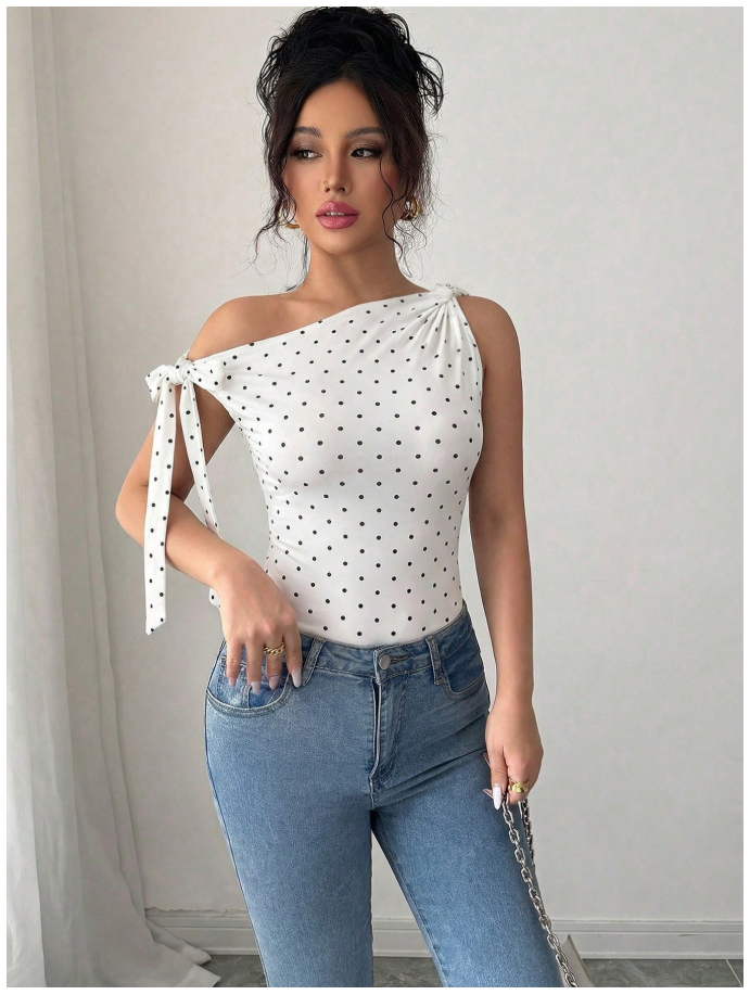 Camisa blanca lunares negros un hombro con lazo - 6166