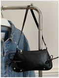 Cartera negra de cuerina con lazos - 6179