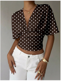 Crop top marrón lunares blancos cuello V profundo - 6207