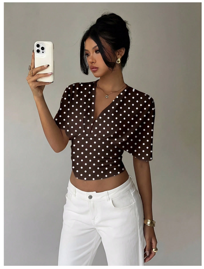 Crop top marrón lunares blancos cuello V profundo - 6207