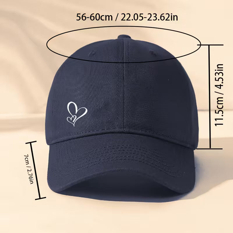 Gorra negra con estampado de corazón blanco pequeño - 6245