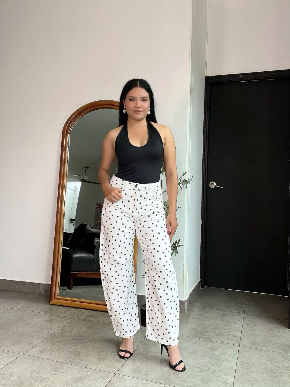 Pantalon blanco con lunares estilo barrel Chic Royale - 6378