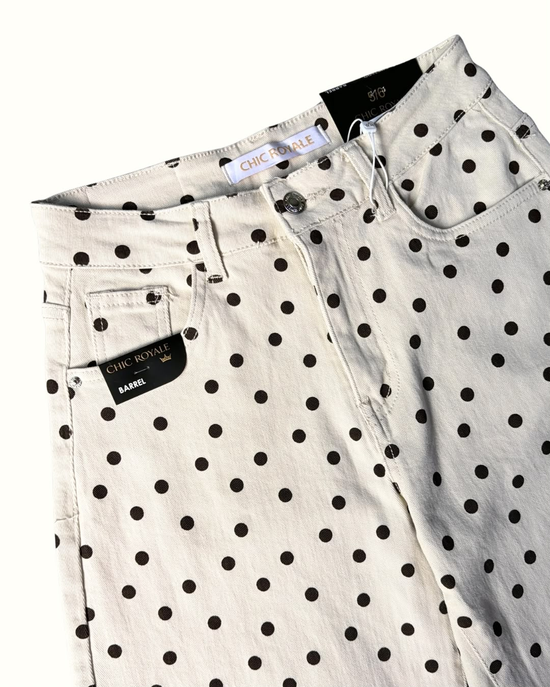 Pantalon camel con lunares estilo barrel Chic Royale - 6379