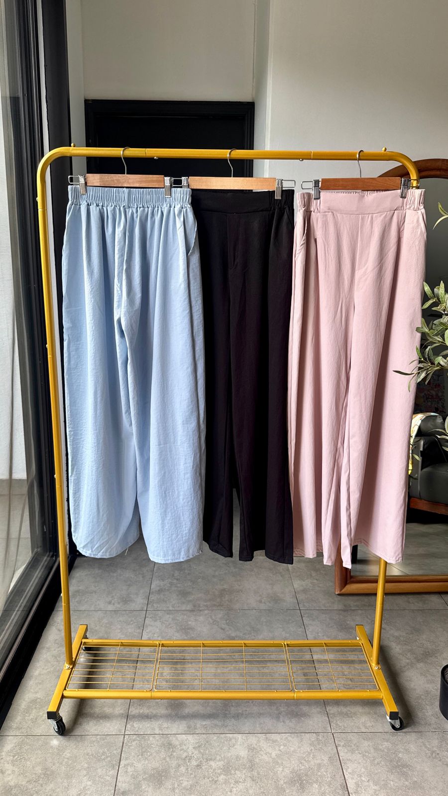 Pantalon pierna ancha de vestir pinzas frontales - 6078
